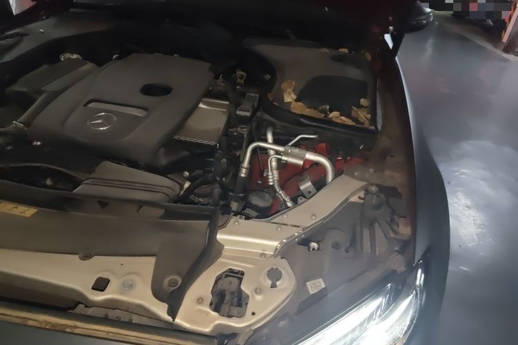Used Mercedes-Benz E-Class 2019 E 200 Coupe Engine Bay Left