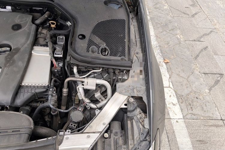 Used Mercedes-Benz E-Class 2019 E 200 Sport Edition Engine Bay Left