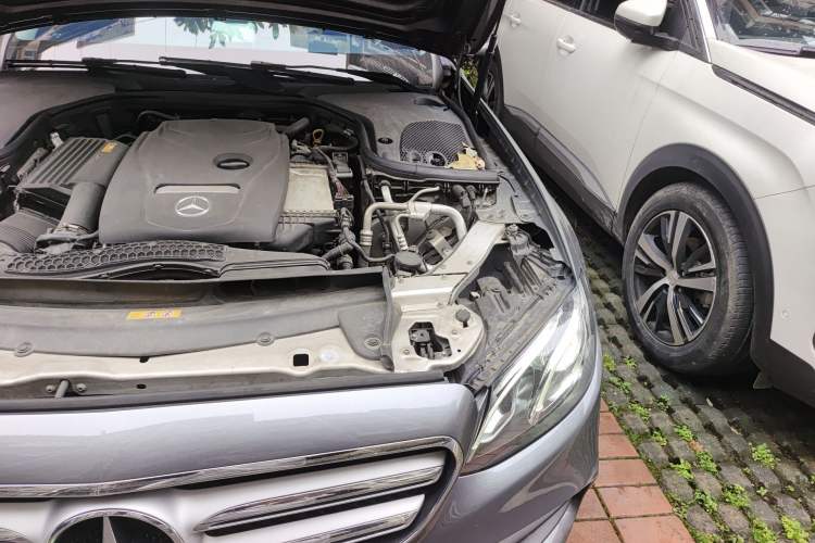 Used Mercedes-Benz E-Class 2019 E 200 L Sport Edition Engine Bay Left