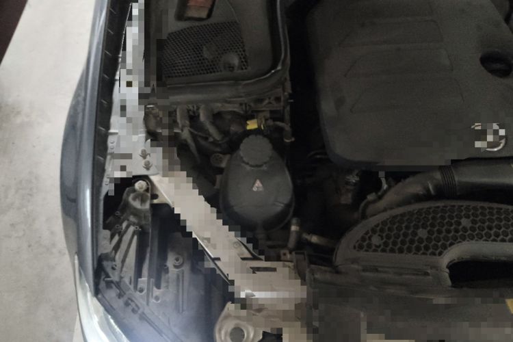 Used Mercedes-Benz E-Class 2019 Restyled E 300 L Luxury Edition Engine Bay Right