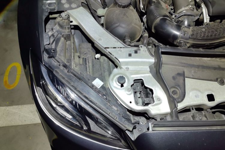 Used Mercedes-Benz E-Class 2019 E 200 Sport Edition Engine Bay Right