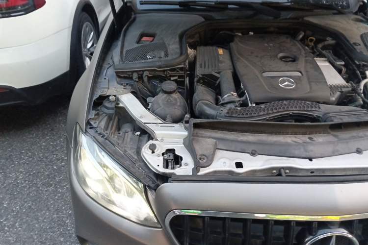 Used Mercedes-Benz E-Class 2019 E 300 L Sporty and Stylish Model Engine Bay Right