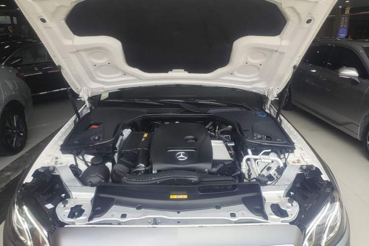 Used Mercedes-Benz E-Class 2019 E 200 Coupe Engine Bay