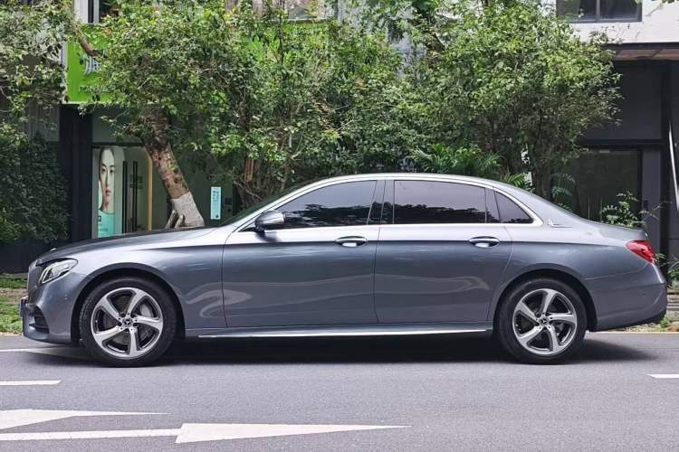 Used Mercedes-Benz E-Class 2019 Restyled E 300 L Sporty and Stylish Edition Exterior 3