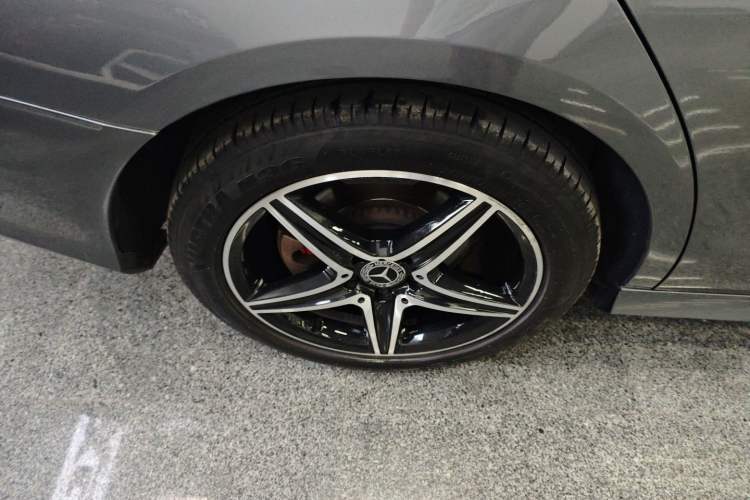 Used Mercedes-Benz E-Class 2019 E 200 Sport 4MATIC Exterior 8