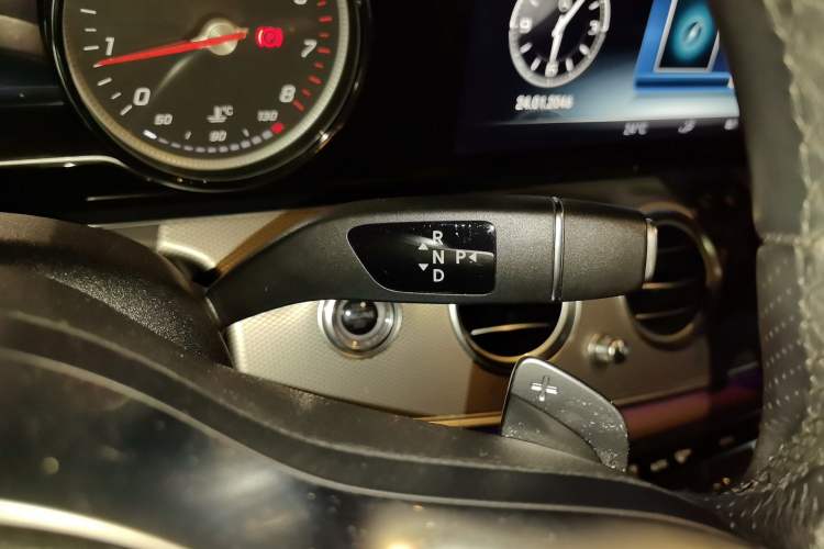 Used Mercedes-Benz E-Class 2019 E 200 Sport Edition Gear Lever