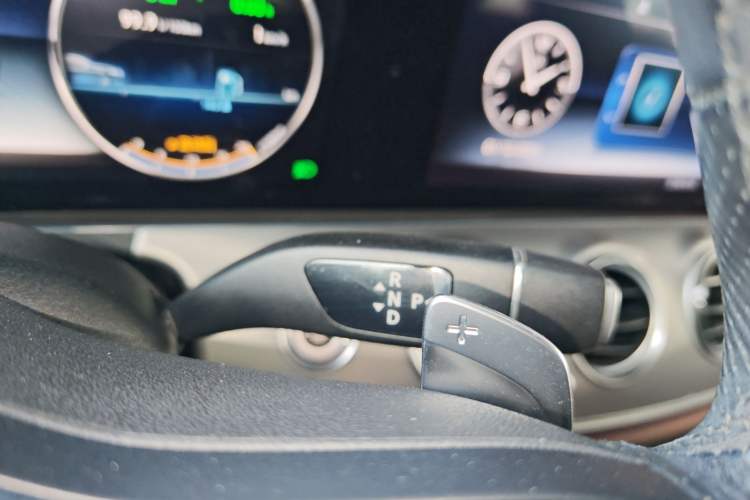 Used Mercedes-Benz E-Class 2019 E 260 Sport Edition Gear Lever