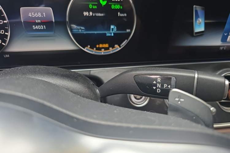 Used Mercedes-Benz E-Class 2019 E 260 L Sport Edition Gear Lever