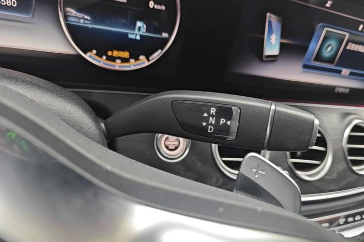 Used Mercedes-Benz E-Class 2019 E 260 L Sport Edition Gear Lever