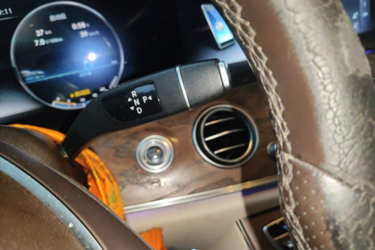 Used Mercedes-Benz E-Class 2019 E 300 L Stylish Model Gear Lever