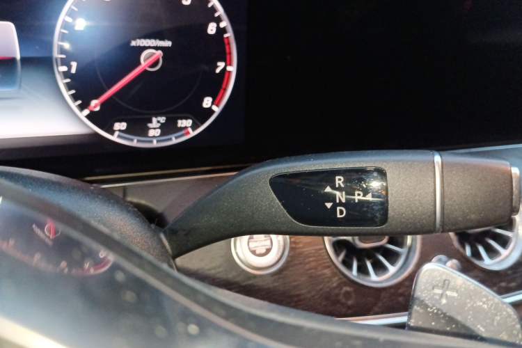 Used Mercedes-Benz E-Class 2019 E 300 L Sporty and Stylish Model Gear Lever
