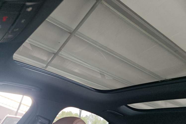 Used Mercedes-Benz E-Class 2019 E 260 Sport Edition Headliner