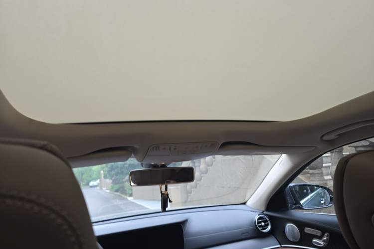 Used Mercedes-Benz E-Class 2019 E 260 L Sport Edition Headliner