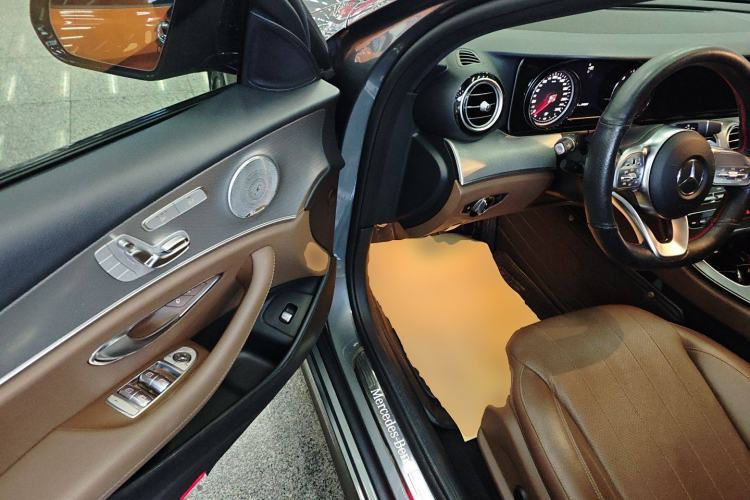 Used Mercedes-Benz E-Class 2019 E 200 Sport 4MATIC Interior 3