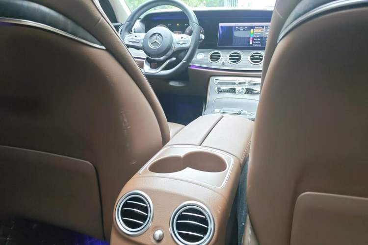 Used Mercedes-Benz E-Class 2019 Restyled E 300 L Sporty and Stylish Edition Interior 5