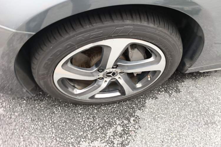 Used Mercedes-Benz E-Class 2019 Restyled E 300 L Sporty and Stylish Edition Left Front Wheel Hub