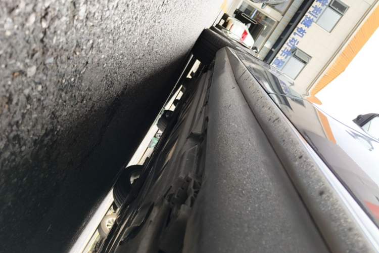 Used Mercedes-Benz E-Class 2019 Restyled E 300 L Sporty and Stylish Edition Left Side Sill