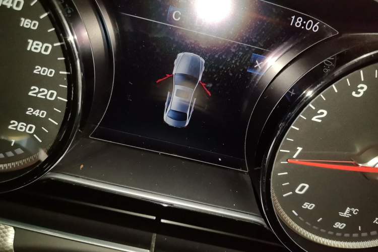 Used Mercedes-Benz E-Class 2019 E 200 Sport Edition Odometer Close Up