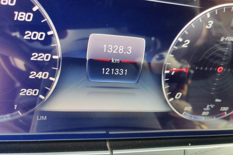 Used Mercedes-Benz E-Class 2019 E 260 L Sport Edition Odometer Close Up