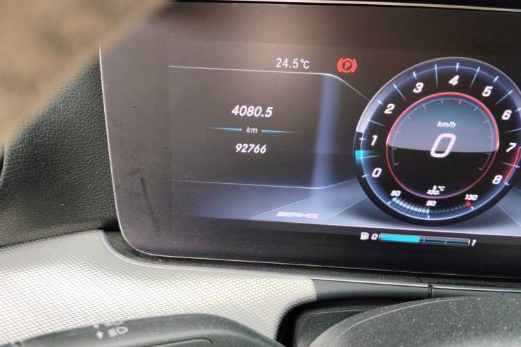 Used Mercedes-Benz E-Class 2019 E 200 Sport Edition Odometer Close Up