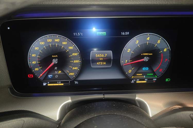 Used Mercedes-Benz E-Class 2019 E 260 Sport Edition Odometer Close Up