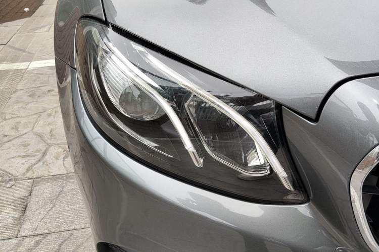 Used Mercedes-Benz E-Class 2019 E 200 Sport Edition Right Front Headlight