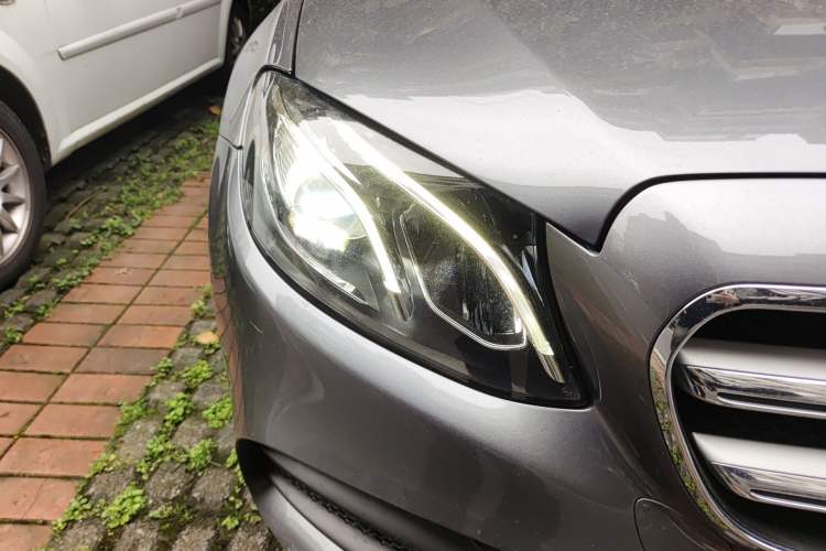 Used Mercedes-Benz E-Class 2019 E 200 L Sport Edition Right Front Headlight