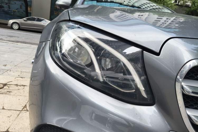 Used Mercedes-Benz E-Class 2019 E 300 L Sporty and Stylish Model Right Front Headlight