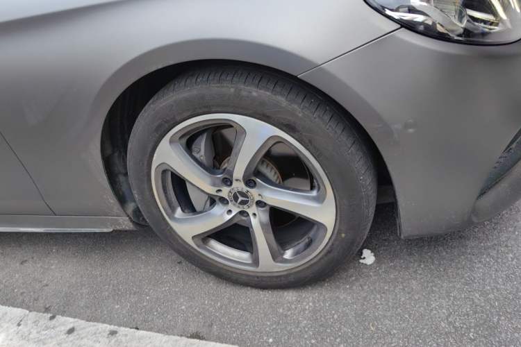Used Mercedes-Benz E-Class 2019 E 300 L Sporty and Stylish Model Right Front Wheel Hub