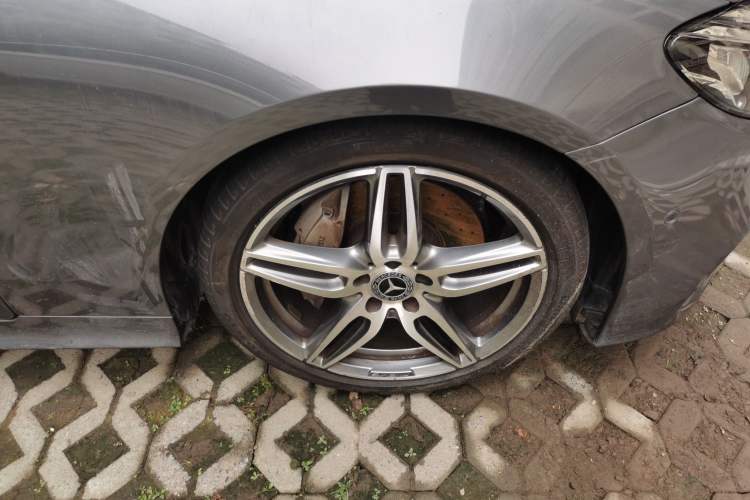 Used Mercedes-Benz E-Class 2019 E 200 Coupe Right Front Wheel Hub