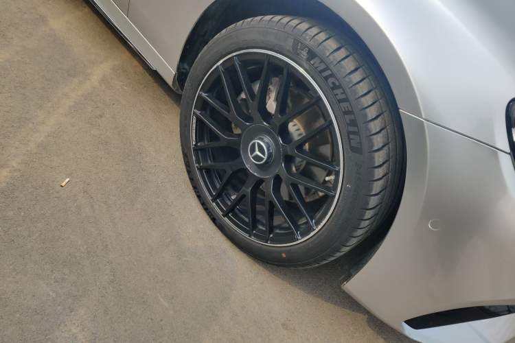 Used Mercedes-Benz E-Class 2019 E 260 L Sport Edition Right Front Wheel Hub