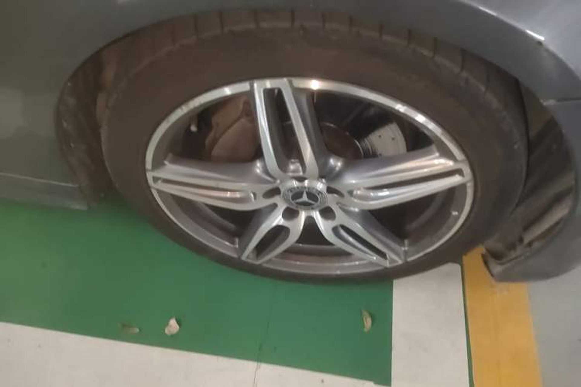 Used Mercedes-Benz E-Class 2019 E 200 Coupe Right Front Wheel Hub