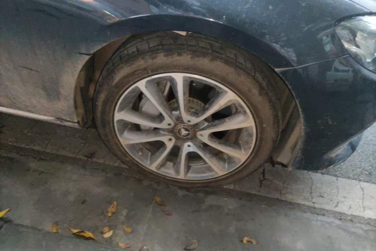 Used Mercedes-Benz E-Class 2019 E 300 L Stylish Model Right Front Wheel Hub