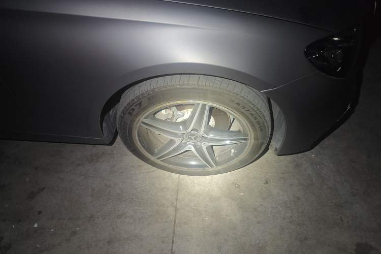 Used Mercedes-Benz E-Class 2019 E 260 Sport Edition Right Front Wheel Hub