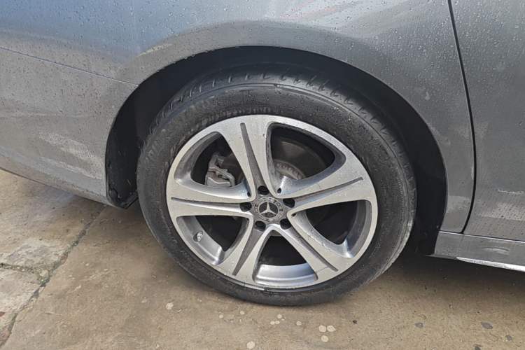 Used Mercedes-Benz E-Class 2019 E 260 L Sport Edition Right Rear Wheel Hub