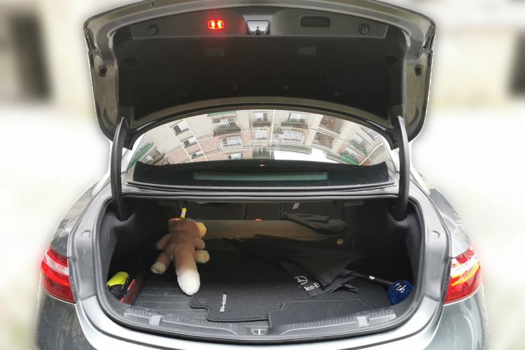 Used Mercedes-Benz E-Class 2019 E 200 Coupe Trunk