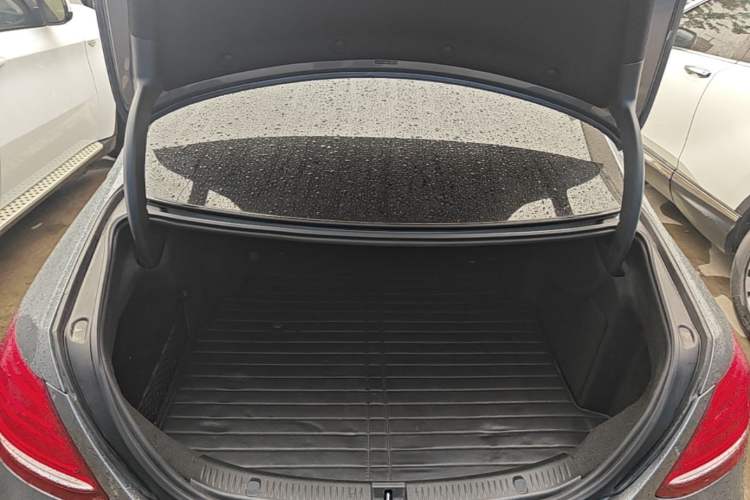 Used Mercedes-Benz E-Class 2019 E 260 L Sport Edition Trunk