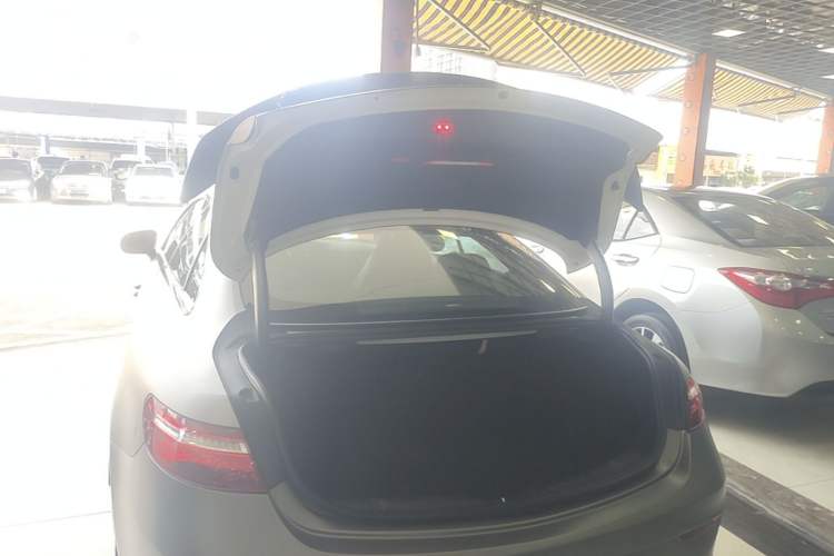 Used Mercedes-Benz E-Class 2019 E 200 Coupe Trunk