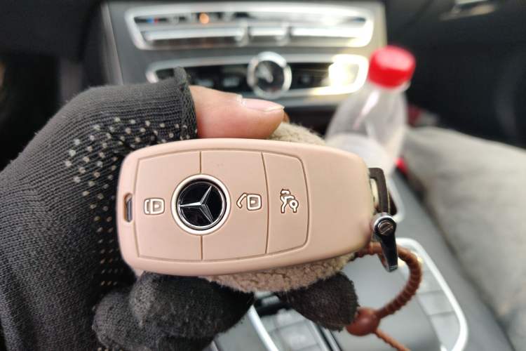 Used Mercedes-Benz E-Class 2019 E 260 L Sport Edition Vehicle Key
