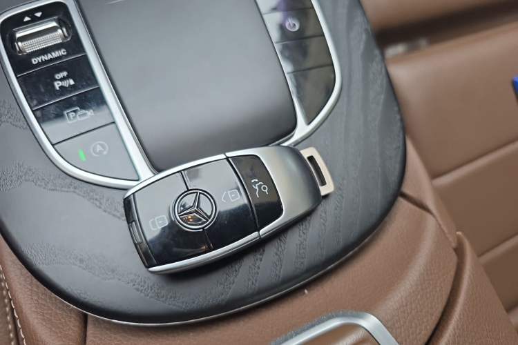 Used Mercedes-Benz E-Class 2019 E 260 L Sport Edition Vehicle Key