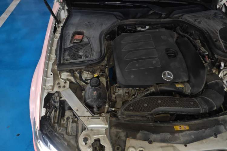 Used Mercedes-Benz E-Class 2019 E 300 L Sport Luxury Edition Engine Bay Right