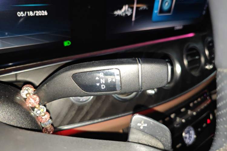 Used Mercedes-Benz E-Class 2019 E 300 L Sport Luxury Edition Gear Lever