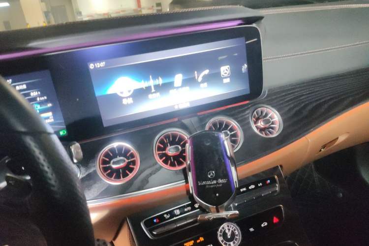 Used Mercedes-Benz E-Class 2019 E 200 Coupe Audio And AC Panel