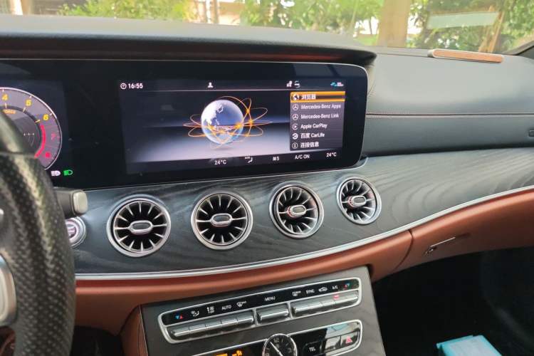 Used Mercedes-Benz E-Class 2019 Restyled E 300 Sport Edition Audio And AC Panel
