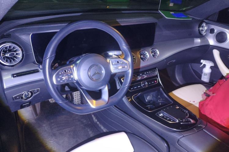 Used Mercedes-Benz E-Class 2019 E 300 Coupe Center Console