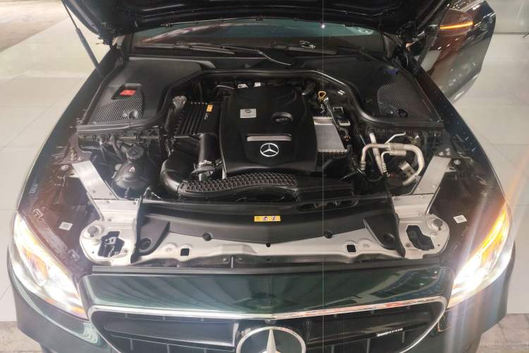Used Mercedes-Benz E-Class 2019 E 200 Coupe Engine Bay