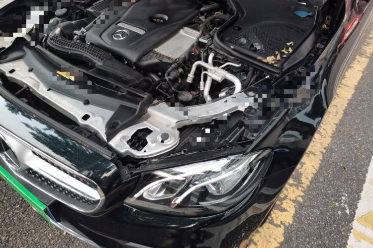 Used Mercedes-Benz E-Class 2019 E 200 Coupe Engine Bay Left