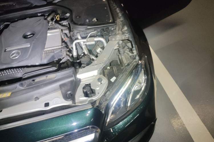 Used Mercedes-Benz E-Class 2019 E 200 Coupe Engine Bay Left