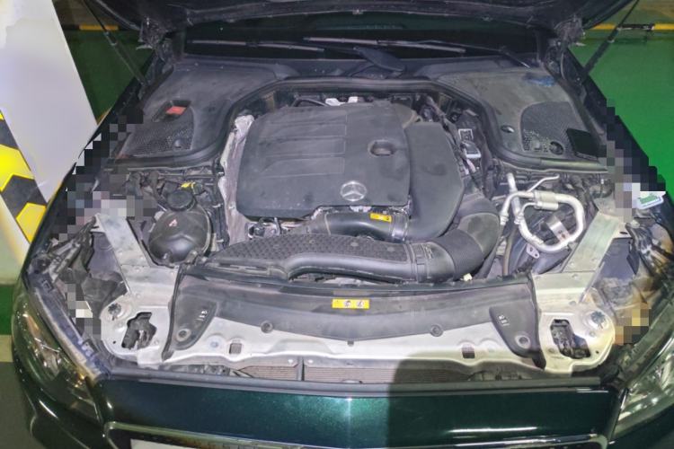 Used Mercedes-Benz E-Class 2019 E 300 Coupe Engine Bay