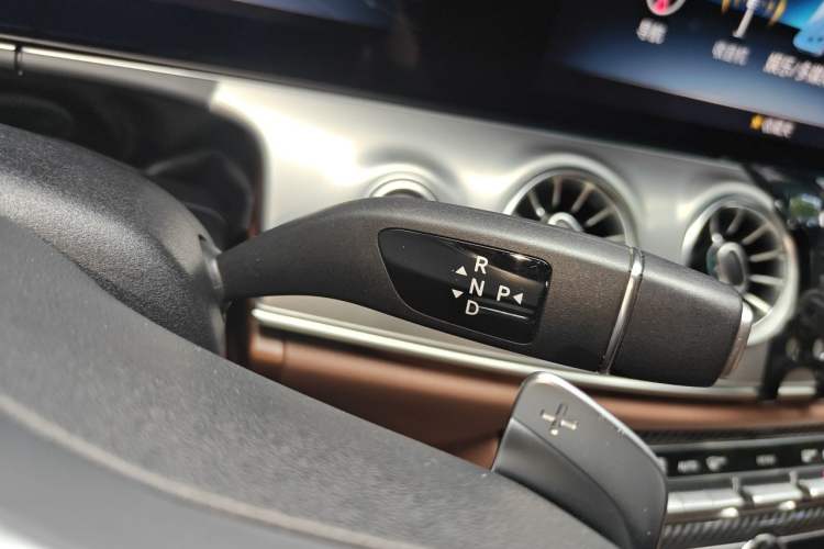 Used Mercedes-Benz E-Class 2019 E 200 Coupe Gear Lever
